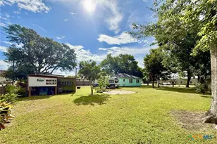 406 E Tres Palacios Ave, Palacios, TX 77465 - Photo 34