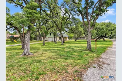 406 Royal Oak Drive, Victoria, TX 77905 - Photo 16