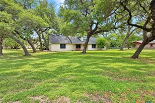 406 Royal Oak Dr, Victoria, TX 77905 - Photo 2