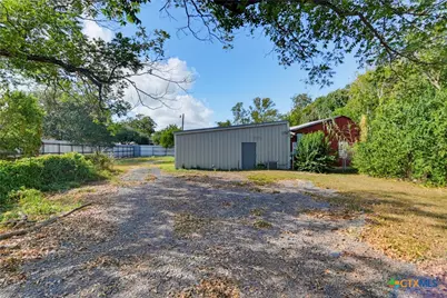 206 E Pine Street, Seguin, TX 78155 - Photo 4