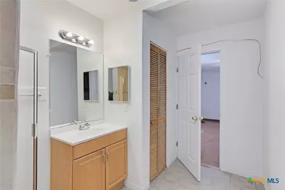 206 E Pine Street, Seguin, TX 78155 - Photo 10