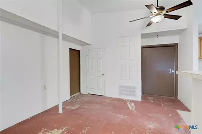 206 E Pine Street, Seguin, TX 78155 - Photo 8