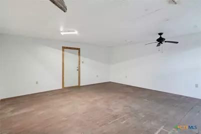 206 E Pine Street, Seguin, TX 78155 - Photo 20