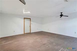 206 E Pine St, Seguin, TX 78155 - Photo 20