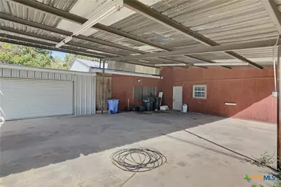 206 E Pine Street, Seguin, TX 78155 - Photo 2