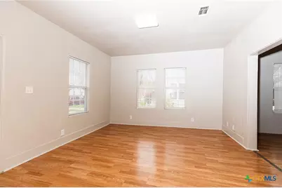 905 N 9th Street, Temple, TX 76501 - Photo 8