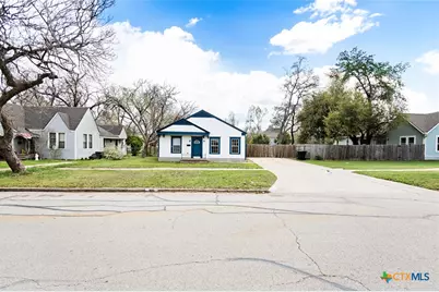 905 N 9th Street, Temple, TX 76501 - Photo 4