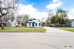 905 N 9th St, Temple, TX 76501 - Photo 4