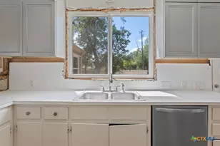 1304 N 3rd St, Temple, TX 76501 - Photo 12