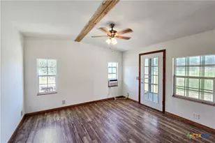 1501 Kothmann Dr, Seguin, TX 78155 - Photo 8