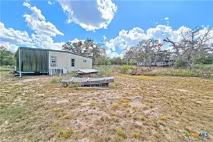 1501 Kothmann Dr, Seguin, TX 78155 - Photo 16