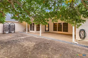 192 Huron St, Victoria, TX 77905 - Photo 8