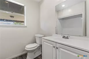 803 W Bryce Ave, Killeen, TX 76541 - Photo 10