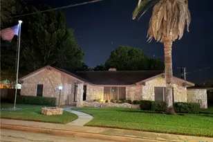 212 S 4th St, Stockdale, TX 78160 - Photo 2