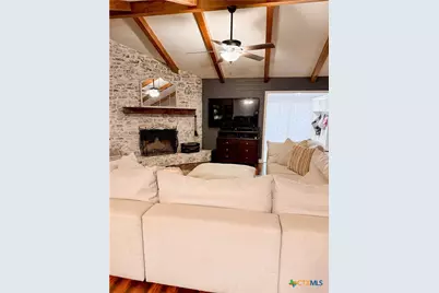 212 S 4th Street, Stockdale, TX 78160 - Photo 4