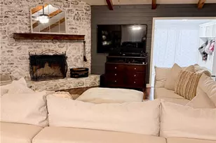 212 S 4th St, Stockdale, TX 78160 - Photo 4