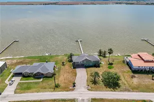1440 W Bayshore Dr, Palacios, TX 77465 - Photo 46
