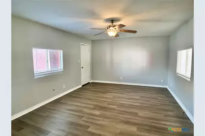 807 Pine Street, Victoria, TX 77901 - Photo 18