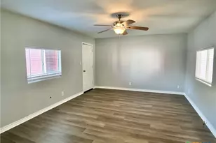 807 Pine St, Victoria, TX 77901 - Photo 18
