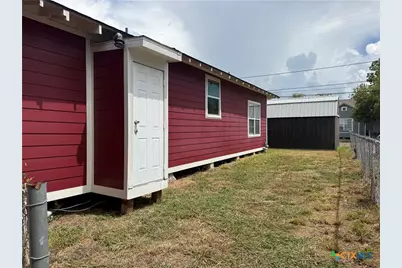 807 Pine Street, Victoria, TX 77901 - Photo 26