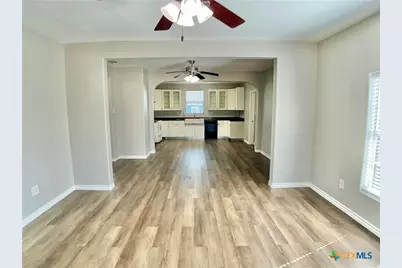 807 Pine Street, Victoria, TX 77901 - Photo 2