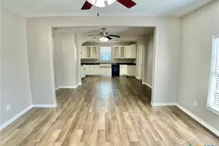 807 Pine St, Victoria, TX 77901 - Photo 2