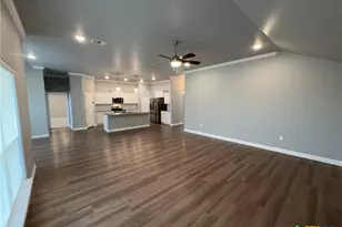 907 Holliday Dr, Killeen, TX 76542 - Photo 14