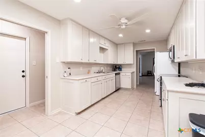 13302 Estate Trail, Belton, TX 76513 - Photo 10