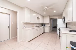 13302 Estate Trail, Belton, TX 76513 - Photo 10