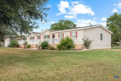 250 E 3rd Street, Bloomington, TX 77951 - Photo 2