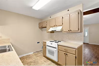 208 Versailles Street, Victoria, TX 77904 - Photo 14