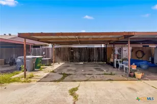 208 Versailles St, Victoria, TX 77904 - Photo 26