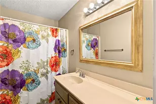 208 Versailles St, Victoria, TX 77904 - Photo 20