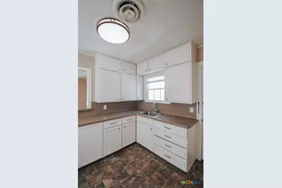 1503 E Virginia Avenue, Victoria, TX 77901 - Photo 32
