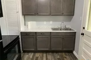 1914 S 9th St, Temple, TX 76504 - Photo 4