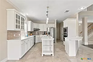 626 Basswood St, Victoria, TX 77904 - Photo 8