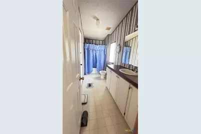 608 E 2nd Street, Victoria, TX 77901 - Photo 6