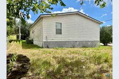 608 E 2nd Street, Victoria, TX 77901 - Photo 4