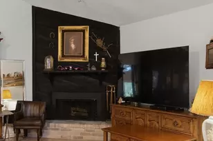 513 Lakeshore Dr, Victoria, TX 77905 - Photo 2