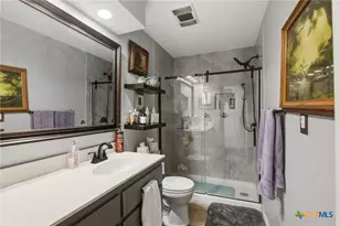 513 Lakeshore Dr, Victoria, TX 77905 - Photo 16