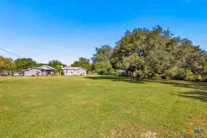 513 Lakeshore Drive, Victoria, TX 77905 - Photo 20