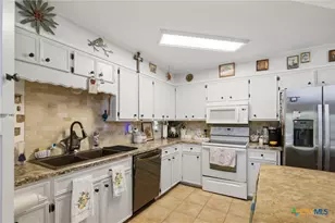 513 Lakeshore Dr, Victoria, TX 77905 - Photo 8