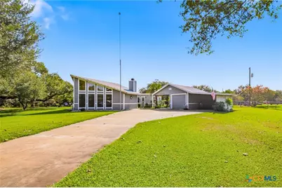 513 Lakeshore Drive, Victoria, TX 77905 - Photo 1