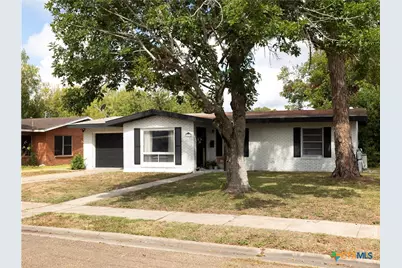 4801 Dahlia Lane, Victoria, TX 77904 - Photo 2