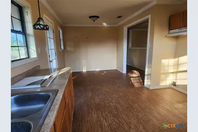 107 E Saint Mary Street, Runge, TX 78151 - Photo 4