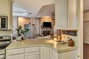 107 Windwood Ln, Victoria, TX 77904 - Photo 18