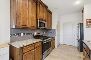 110 Alysheba Dr, Victoria, TX 77901 - Photo 8