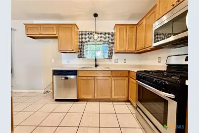 602 Newhaven Street, Victoria, TX 77904 - Photo 8