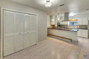 607 Bedivere Dr, Victoria, TX 77904 - Photo 4