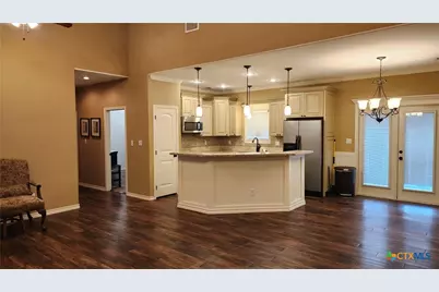 105 Catherine Circle, Victoria, TX 77901 - Photo 4